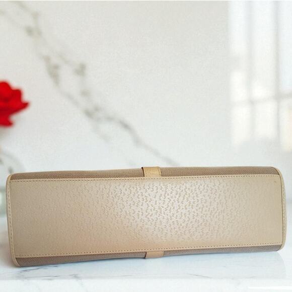 Authentic Gucci Jackie Canvas and Leather Beige Shoulder Bag $1,365 - Picture 5 of 16